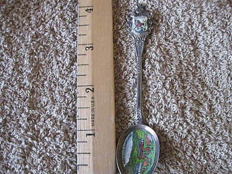 Decorative Collectible Spoon State of Wisconsin w Gift Box Vintage 4 14 SP9