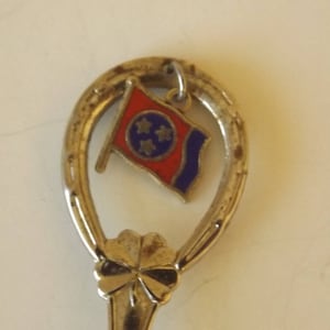 Collectible Souvenir Spoon Tennessee with Dangle  3 1/2 &quot;  SP-394