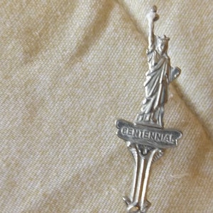 Collector Souvenir Spoon Statue of Liberty Centennial 1886 1986  5&quot;  SP259
