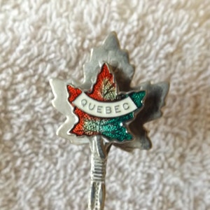 Collector Souvenir Spoon Quebec with Maple Leaf 4&quot;  SP267