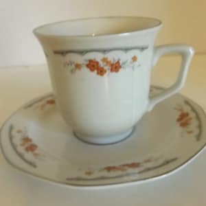 Vintage Demitasse Cup and Saucer Made in Liling  China CL28-38