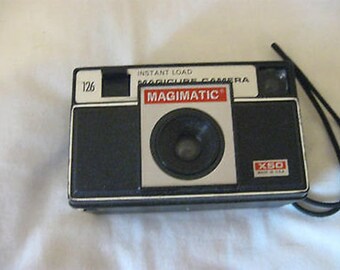 Vintage X50 Magimatic Camera 126 Film Magicube C2-18
