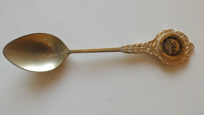Collectible Souvenir Spoon City of El Segundo Goldtone 4 12 SP-324