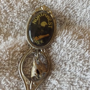 Collector Souvenir Spoon Northwest Trek Washington with Dangle  4 3/4&quot;  SP260