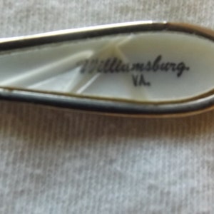 Williamsurg Va Souvenir Collector Spoon 4 1/2&quot; SP33