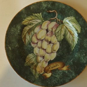 American Atelier 5031 LATTICE FRUIT 8-1/8&quot; Plate Porcelain Raisin CL12-8
