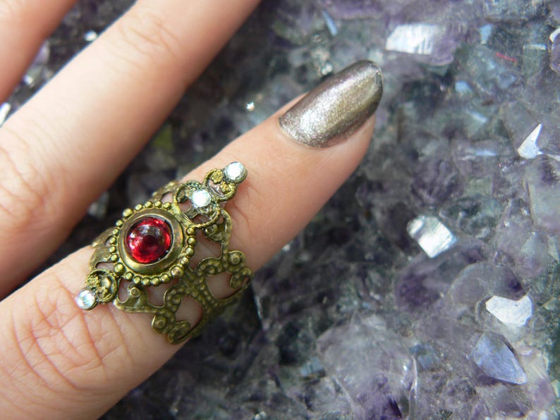 garnet midi ring,gothic midi ring,vampire knuckle ring,witch claw ring,red,festival,cosplay,pagan,goddess,bohemian,Renaissance,steampunk