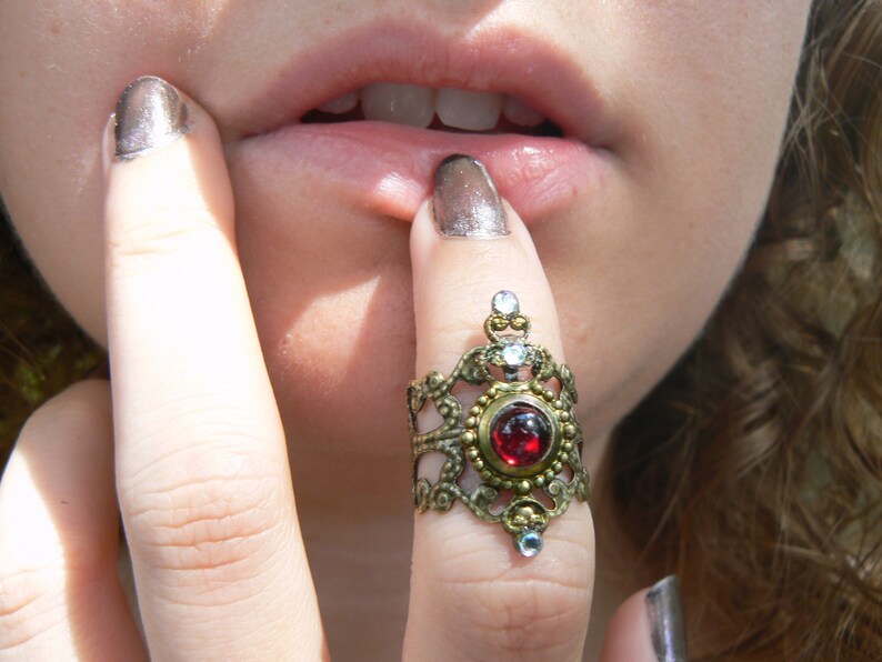garnet midi ring,gothic midi ring,vampire knuckle ring,witch claw ring,red,festival,cosplay,pagan,goddess,bohemian,Renaissance,steampunk
