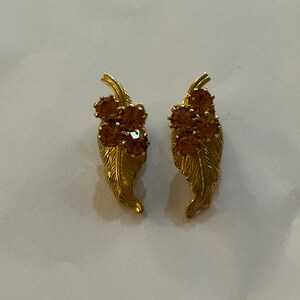 Goldtone Leaf Shaped with Yellow Rhinestones Clip On Earrings