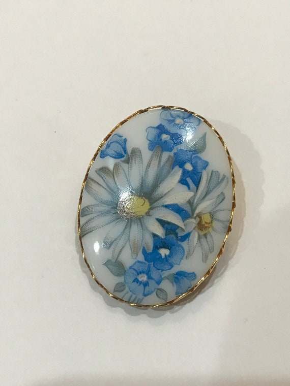 Ceramic Porcelain Daisy and Blue Flowers Brooch