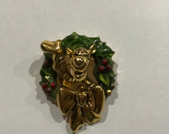 Christmas Holiday Wreath Pin with Tigger the Tiger Brooch