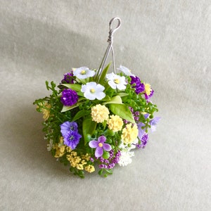 Dollhouse Miniature Hanging Basket one inch scale HB-03