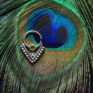 IOUANE Septum Ring Silver 14k gold with peridot ** Tarnish free & Hypoallergenic