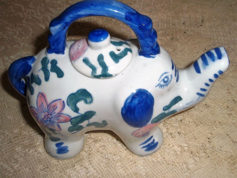 Hand Painted Small Porcelain ELEPHANT Three Cup Teapot Blue and White Elephant Teapot