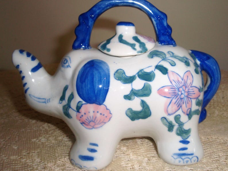Hand Painted Small Porcelain ELEPHANT Three Cup Teapot Blue and White Elephant Teapot