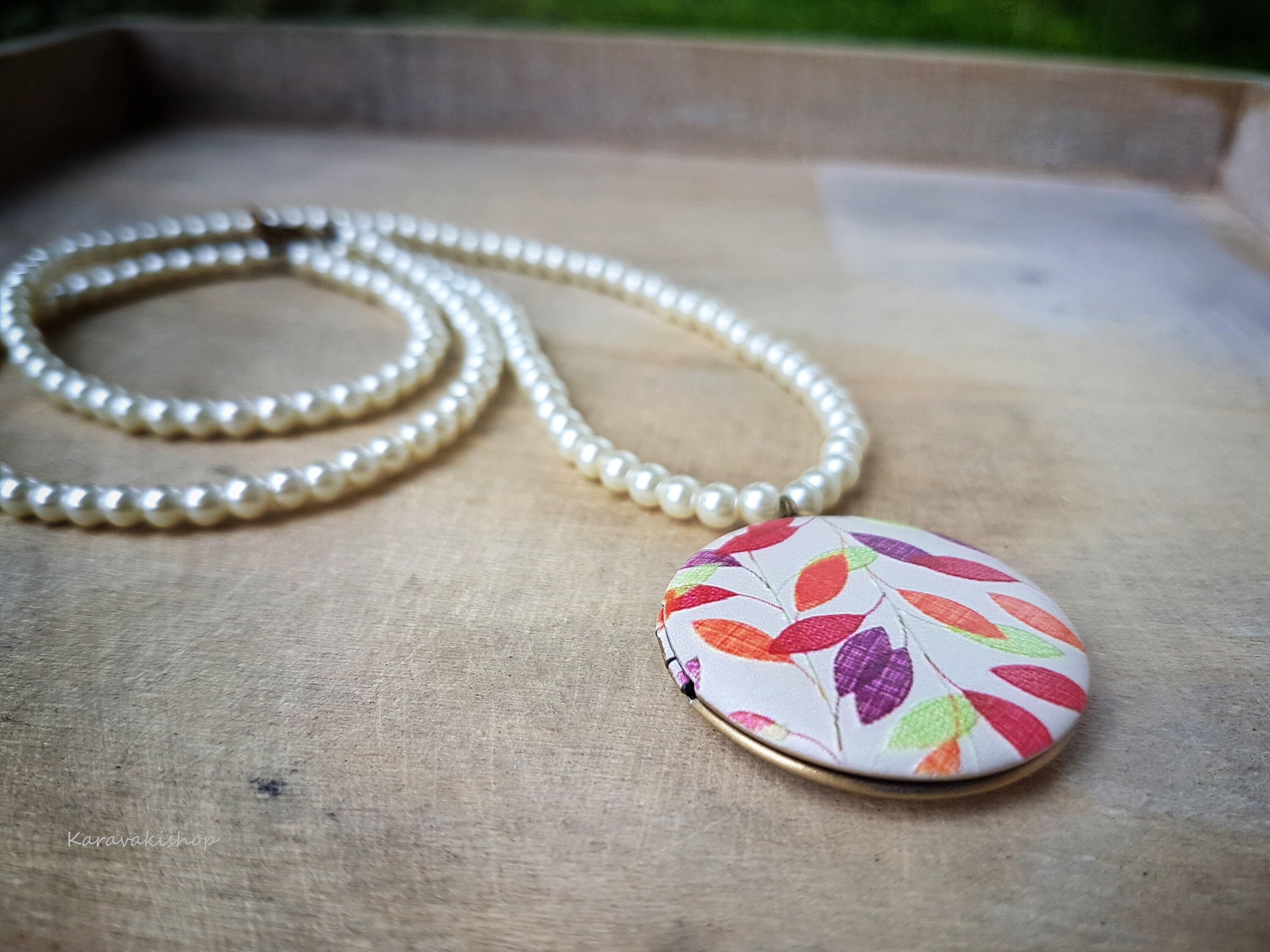 Pearl photo locket necklace, Romantic elegant Gift for her
