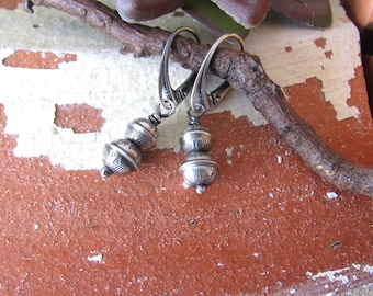 Navajo pearl earrings, graduated 925 sterling silver stamped bench beads, vintage American southwest desert pearl stack