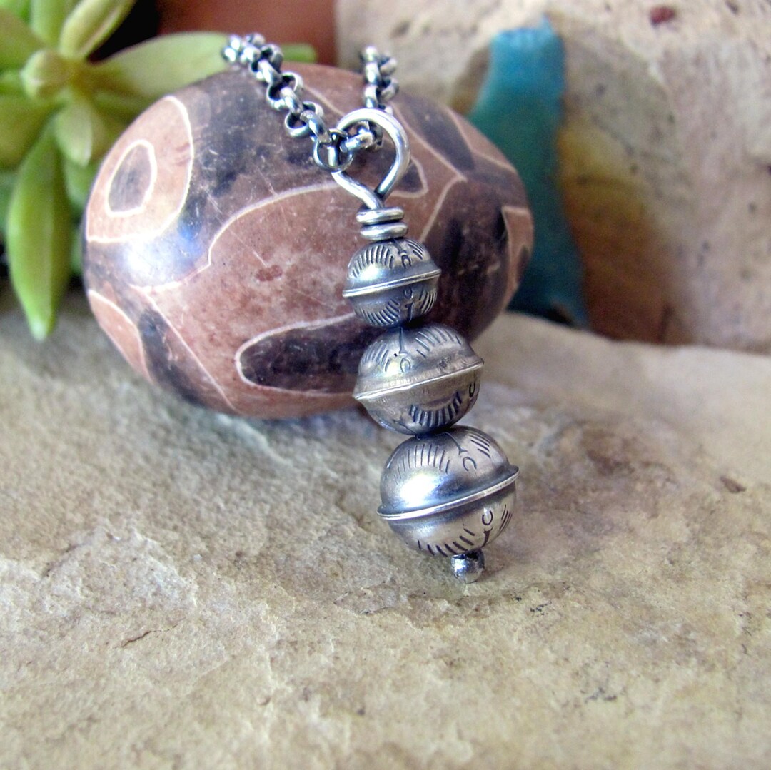 Sterling Silver Navajo Pearl Graduated Disc Necklace 24” main image 1