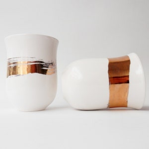 Tasse fantaisie en porcelaine, tasses blanches avec or, tasse en céramique, tasses à café, céramiques faites à la main, céramiques modernes, décor à la maison image 3