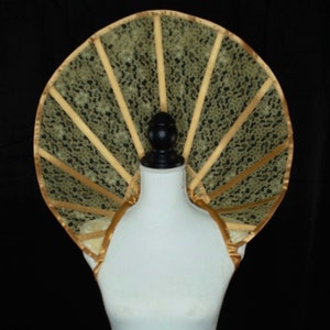 Round Lace Elizabethan Collar