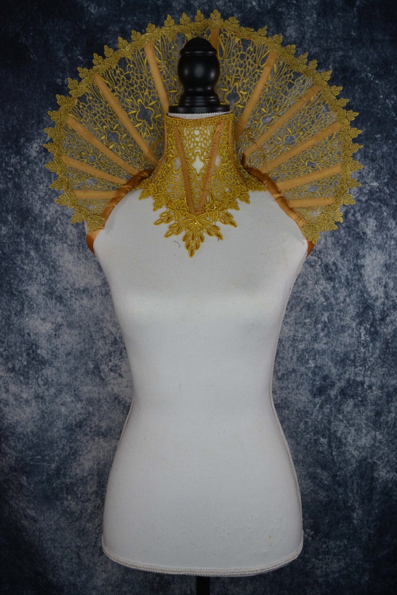 Embroidered Lace Elizabethan Neck CorsetCollar Set