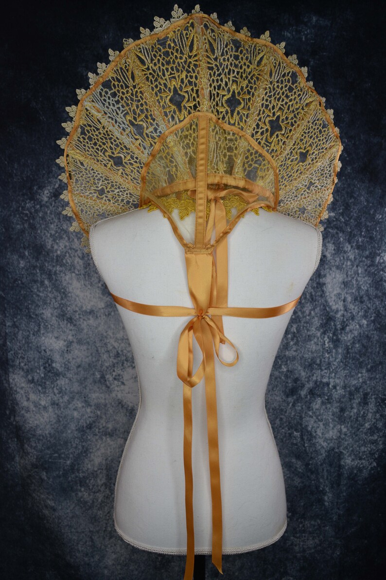 Embroidered Lace Elizabethan Neck CorsetCollar Set