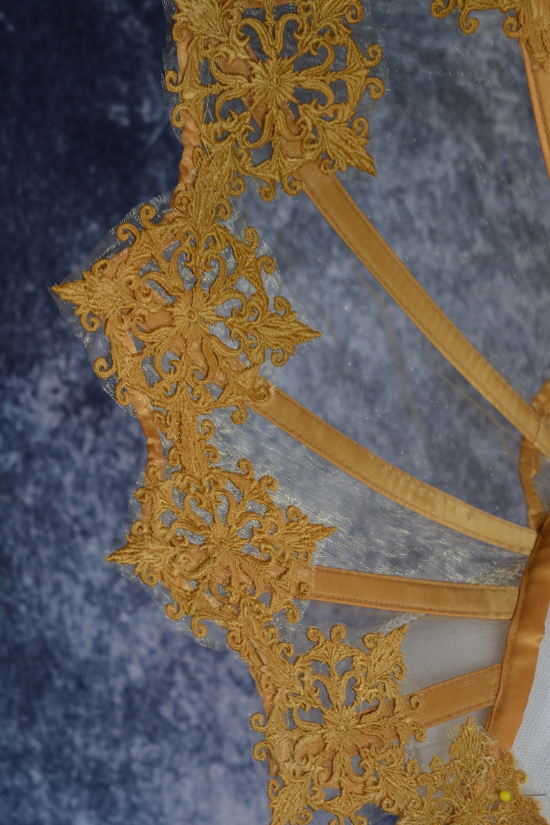 Organza Ornate Elizabethan Collar image 2