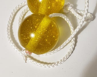 Clacker Klackers yellow gold sparkle
