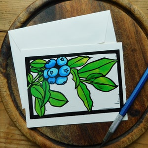 Blaubeeren, Grußkarte von einem Original Linoldruck Aquarell, Vermont Artist