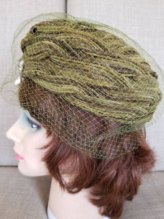 Vintage 30's Woman's Veil Hat