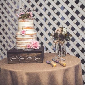 Wedding Cake Stand, Personalized Wood Cake Stand, Modern Rustic Cake Display, Custom Engraved Cake Riser, Wedding Table Decor