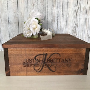 Small Wedding Cake Stand, Rustic Wooden Cake Riser, Simple Wedding Dessert Table Decor, Personalized Cake Stand for Elopement