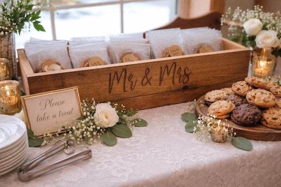 Personalized Wedding Cookie Display Box - Rustic Wood Tray