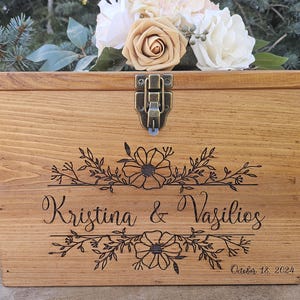 Boîte à cartes en bois de cèdre rustique pour mariages - Gravure personnalisée en plusieurs tailles