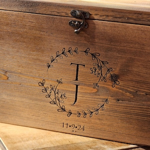 Boîte à cartes en bois avec cadenas, boîte à cartes personnalisée, boîte à souvenirs gravée pour les mariés