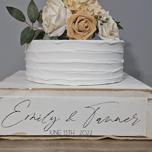 Personalized Rustic Wooden Cake Stand: Engraved Wedding Display