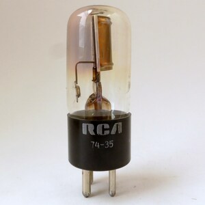 RCA 923 phototube - for display or play - 4 pin tube - 923 vacuum tube - S1 spectral response
