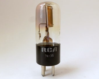 RCA 923 phototube - for display or play - 4 pin tube - 923 vacuum tube - S1 spectral response