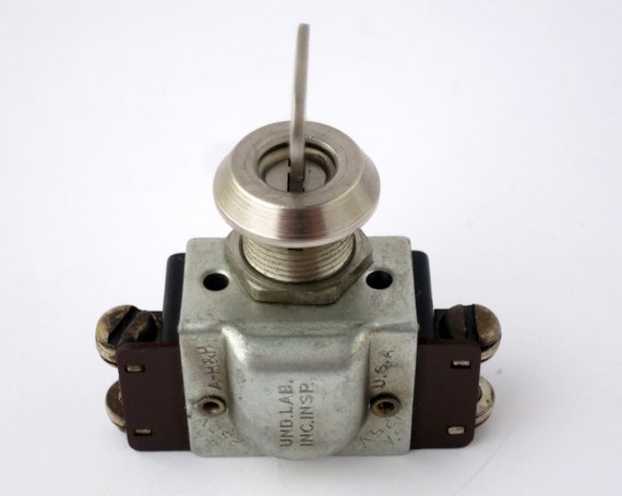 USA Key Keyed Lock Security DPST ⭐ Vintage Circle F Double-Pole Toggle Switch