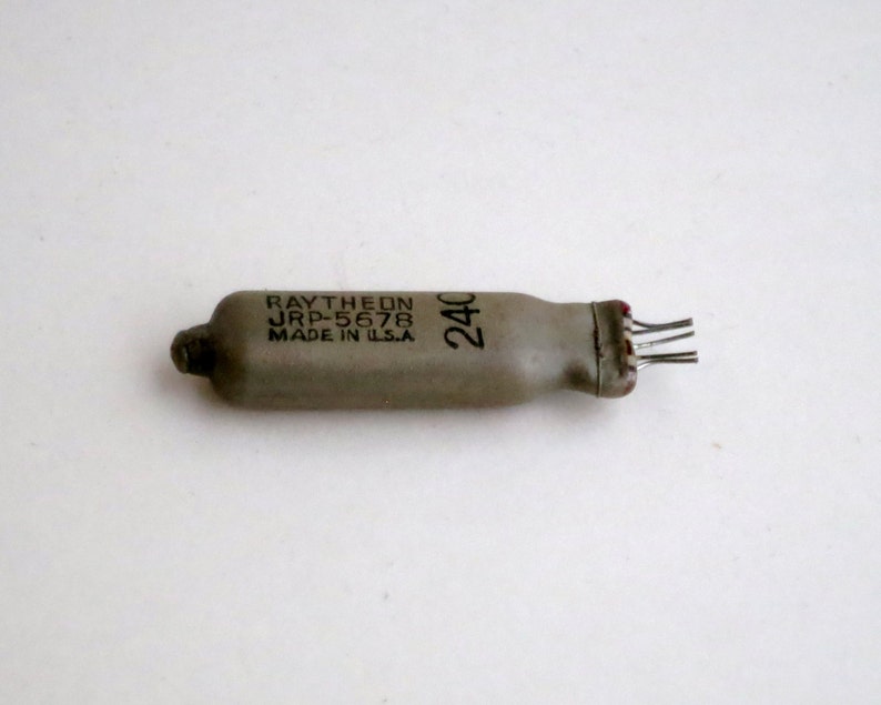 Raytheon 5678 Subminiature Vacuum Tube From September 1952 Etsy