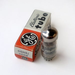 GE 6GN8 / 6EB8 vacuum tube - new old stock - original box - mint condition - sharp cut-off pentode /high mu triode - General Electric