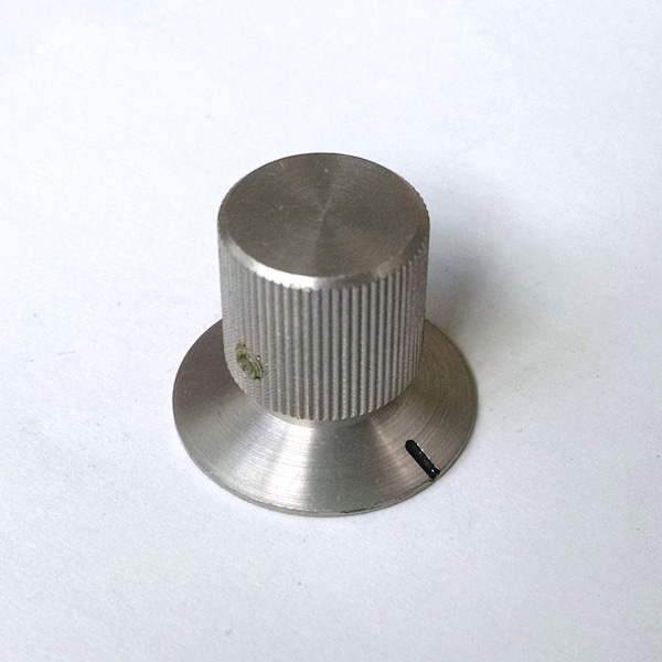 Silver Aluminum Skirted Radio Knob - new old stock - 1970's - Control Knobs - for 1/8" shafts