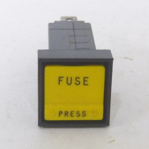 Littelfuse fuse holder with yellow push-on cap