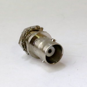 bag of 10 panel mount BNC connectors - made by Delta - US