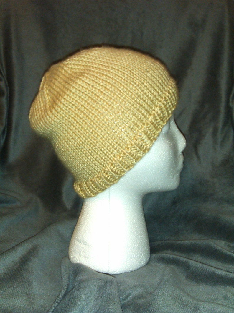 Handgestrickte Tan Beanie Bild 1