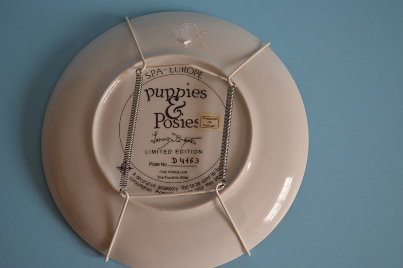 The Franklin Mint Spa-Europe Puppies /& Posies by Louis Grant Limited Edition Vintage Collectible Ceramic Gold Rimmed Plate