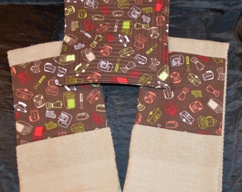 Kitchen Gadget Decorative Kitchen Towels & Quilted Potholder