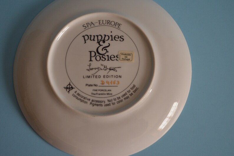 The Franklin Mint Spa-Europe Puppies /& Posies by Louis Grant Limited Edition Vintage Collectible Ceramic Gold Rimmed Plate