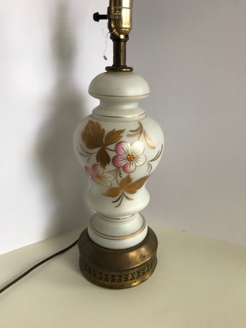 Beautiful Vintage Hand Painted Table Lamp With Fl Design