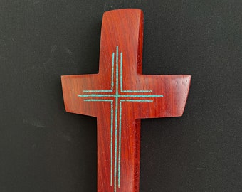 Cruz de pared Paduak de 11 "de alto x 5" de ancho con incrustaciones de turquesa